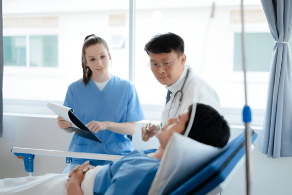 medical scribes in emergency rooms