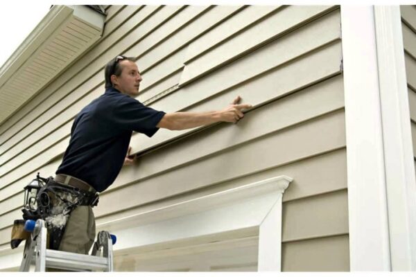 top siding contractors in St. Louis